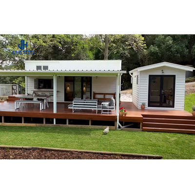 Nhà chứa sang trọng theo phong cách hiện đại Thiết kế Prefab với cửa thép và cửa sổ nhôm