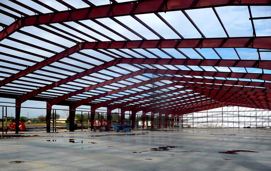 Industrial Warehouse Metallic Frame Shed với AiSi Standard và Sandwich Panel Roofing