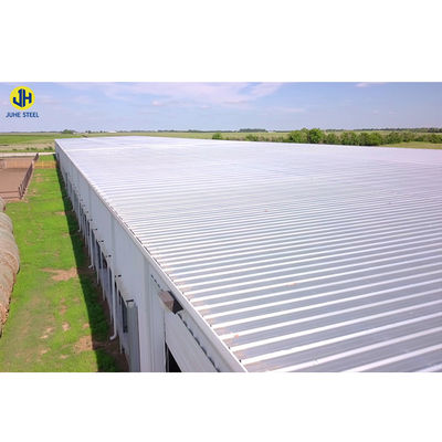 Khung thép nhẹ rất linh hoạt Lều gia súc cho trại chăn nuôi Chiều dài 60-200m